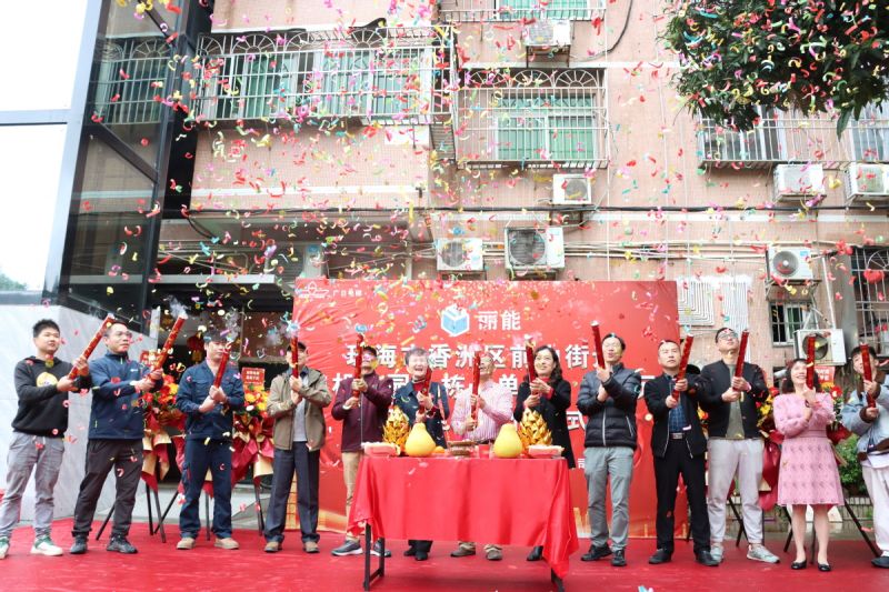 助力居民“一键”到家！老旧小区农机花园新电梯交付使用